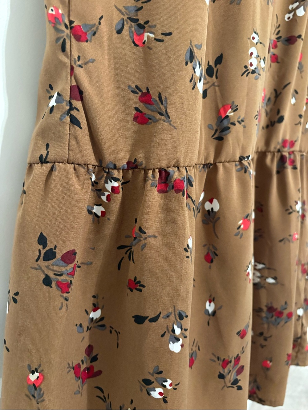 Tiered Floral Midi Dress in Camel with Red Accents - Picture 4 of 6